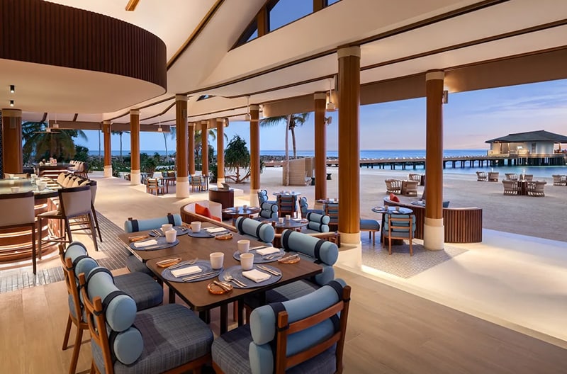 4+ restaurants and bars onsite