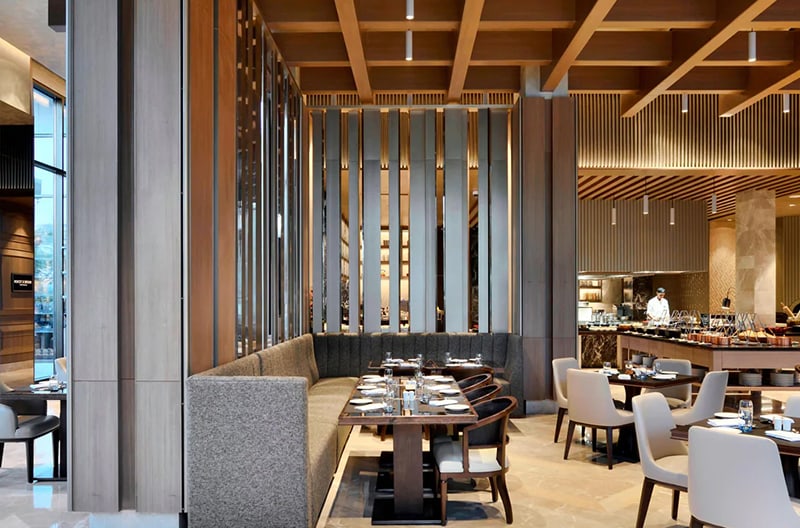 6+ dining venues onsite