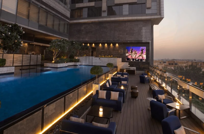 Romantic poolside dinners and Taj visits