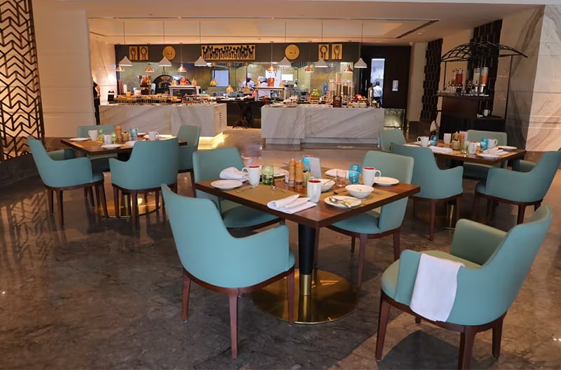 3+ dining venues onsite