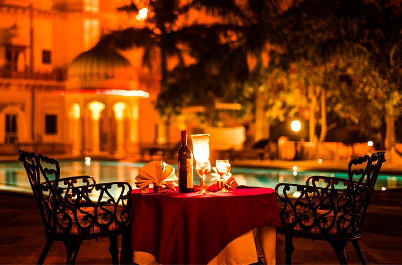Candlelit lawn dining experience