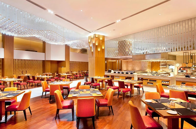 5+ dining venues onsite