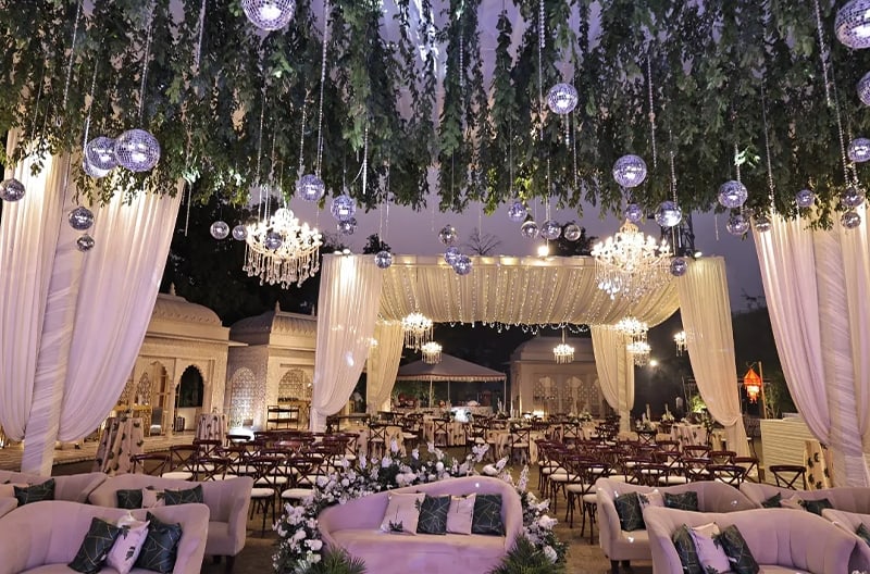 Luxury bridal preparation lounge