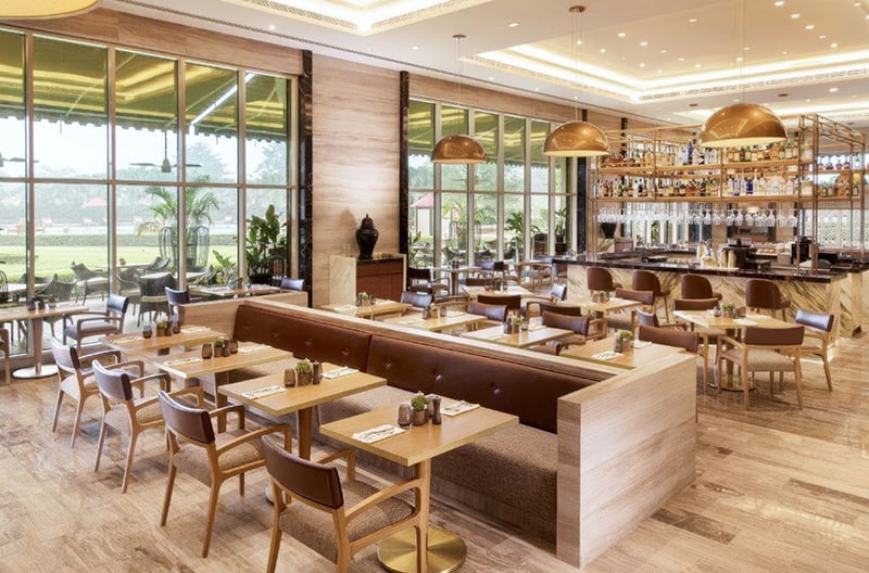 5+ restaurants and bars onsite