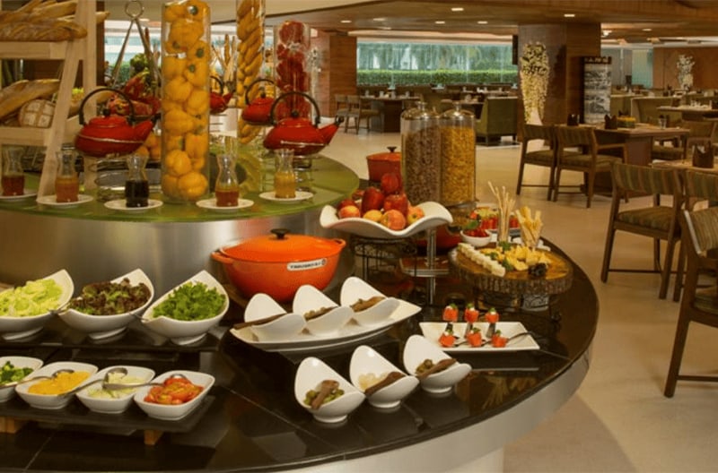 5+ dining venues onsite