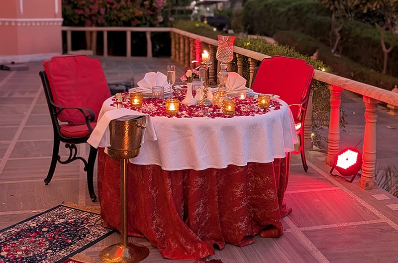 Candlelit private dinners for romance