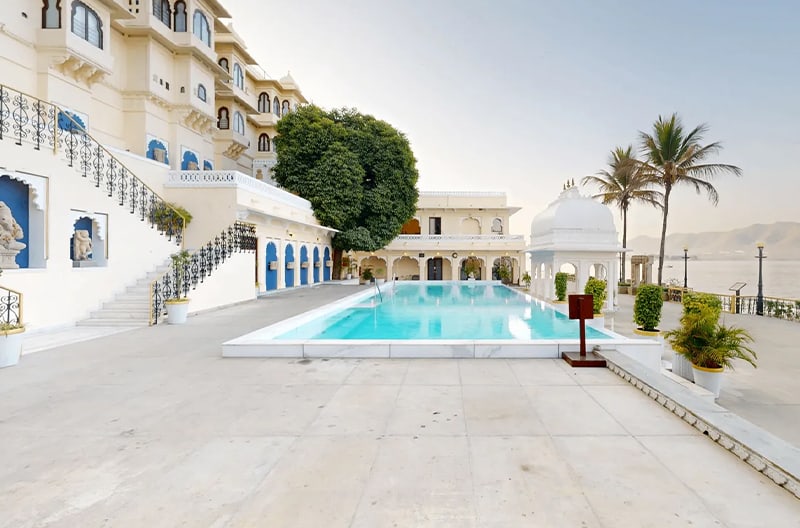 Poolside Area, Palace Courtyards