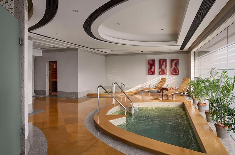 Spa packages and beauty salons for guests