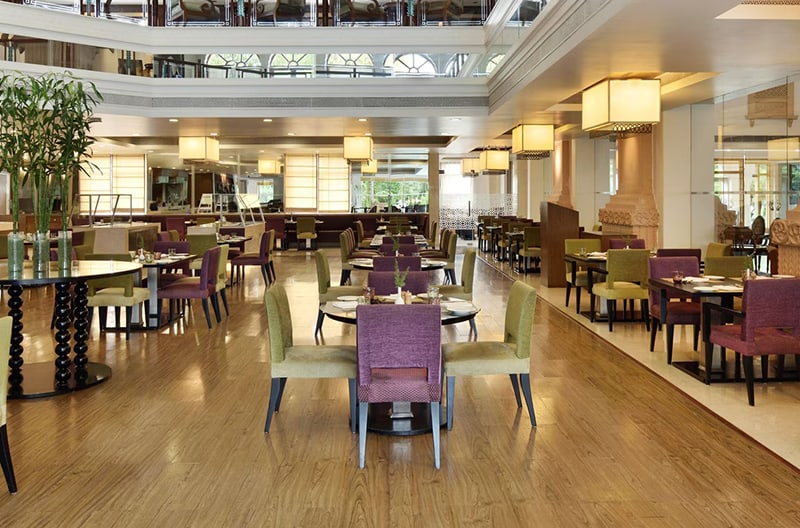3+ restaurants and bars onsite