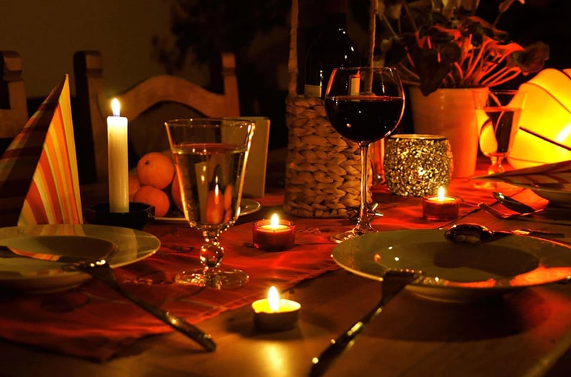 2+ restaurants and bars onsite
