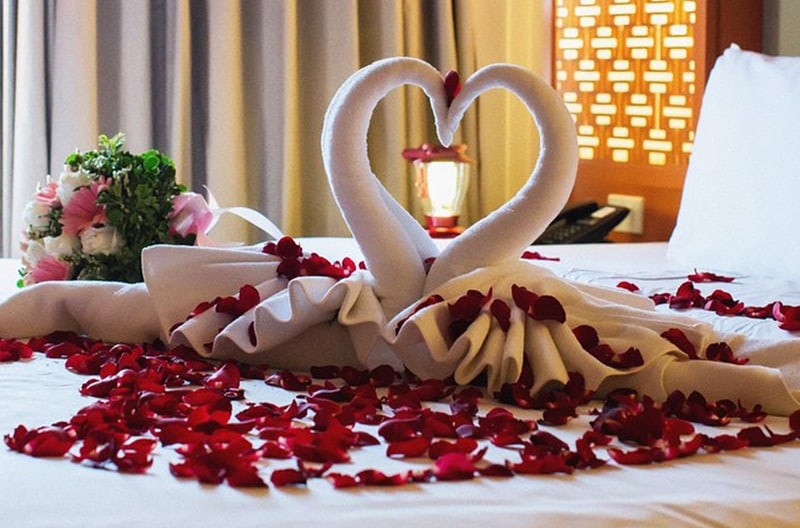 Honeymoon offers for couples