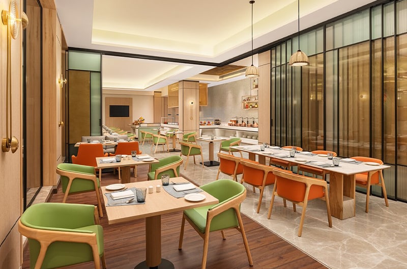 2+ restaurants and bars onsite