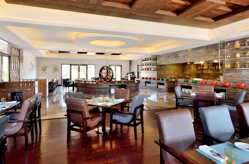 2+ restaurants and bars onsite