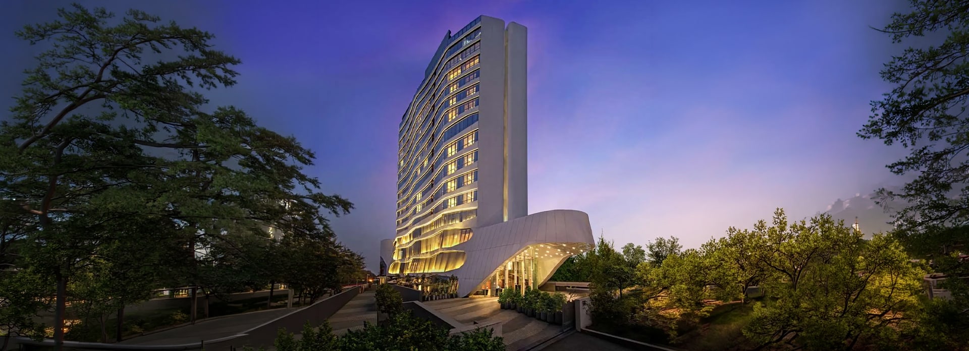 DoubleTree by Hilton Ahmedabad header image