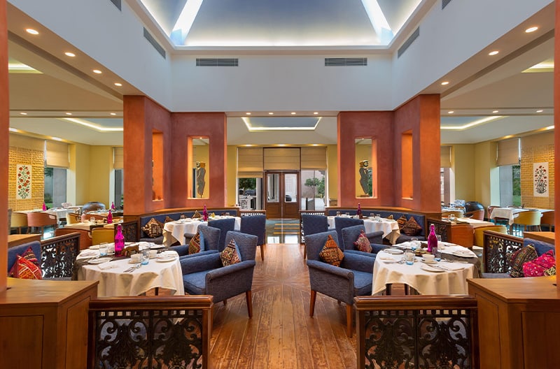 4+ restaurants and bars onsite