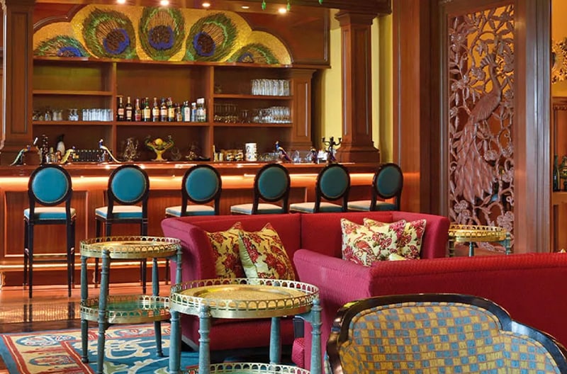Private mixology sessions at Peacock Bar