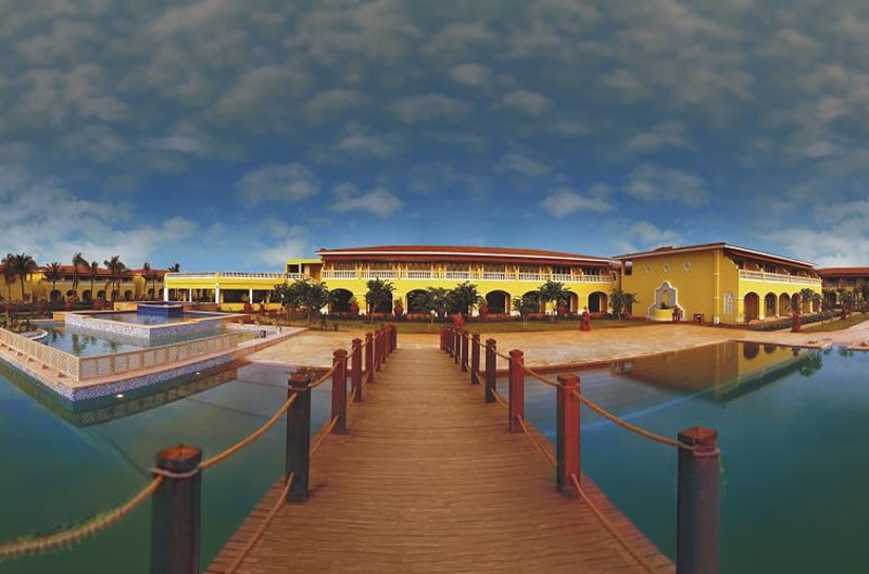 Private luxury yacht arrival experience
