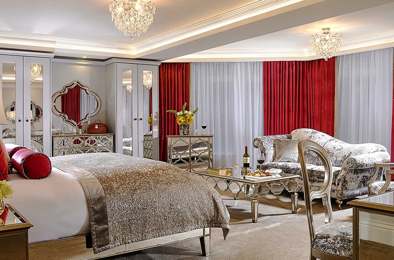 Private bridal suites beside ballrooms