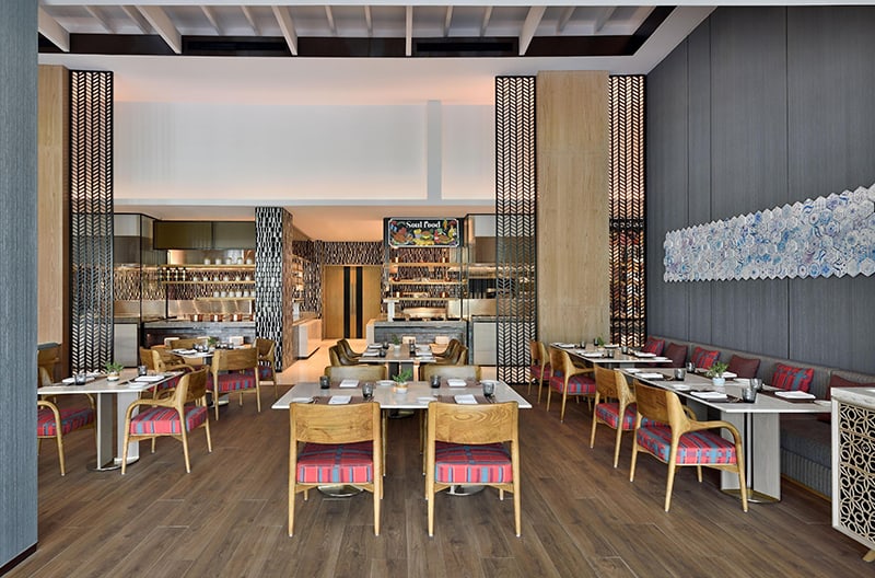 3+ restaurants and bars onsite