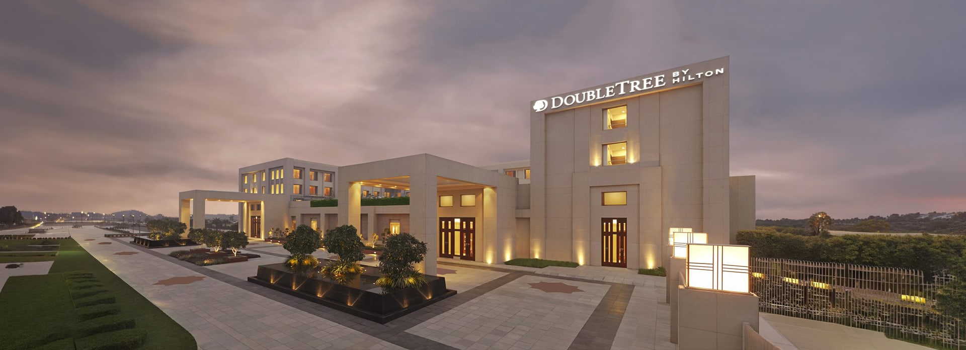 DoubleTree by Hilton Hotel Agra header image