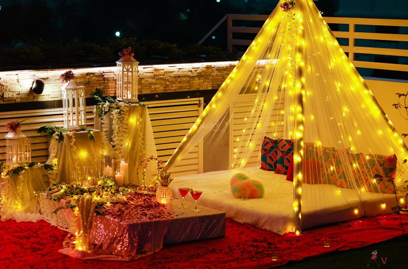 Private villa stargazing dining