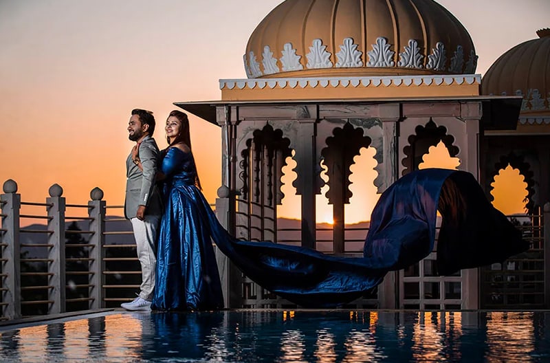 Pre-wedding photoshoots in palace interiors
