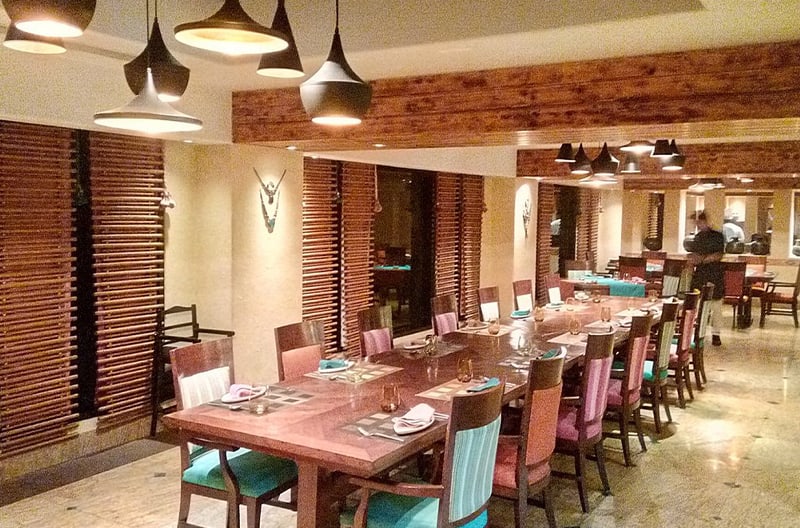 4+ restaurants and bars onsite